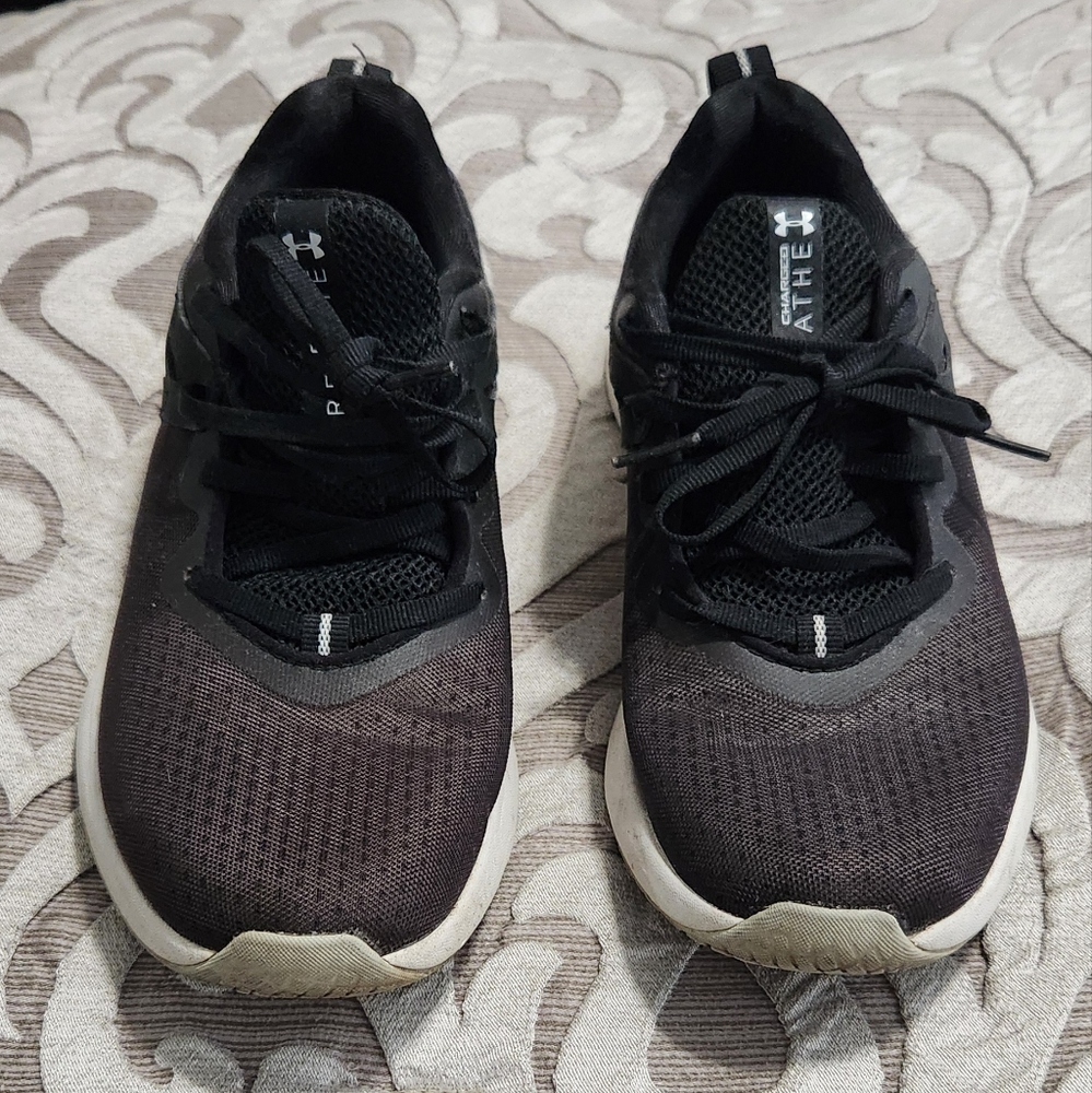 Women's breath able training shoes